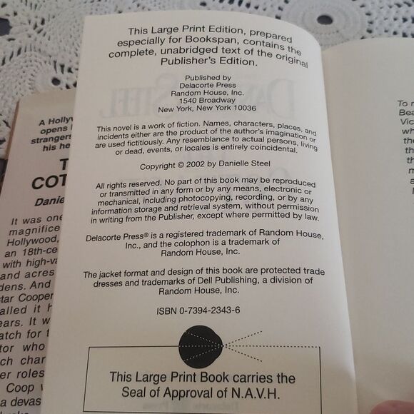 💚3/$20 Vintage Book - "The Cottage" by Danielle Steele (2002) - Large Print - Picture 11 of 12